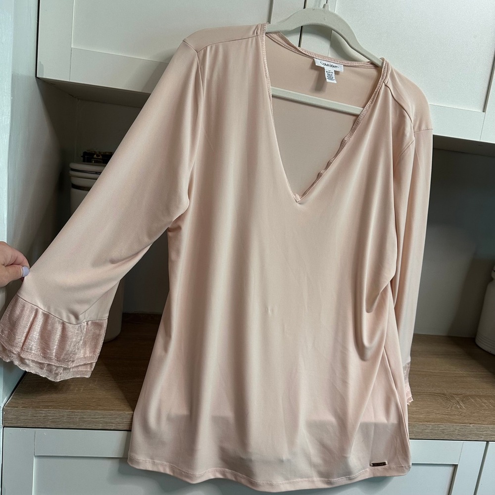 Calvin Klein V-Neck Blouse Womens L Pink Ruffle 3/4 Sleeve‎ Pleated Cuff Career